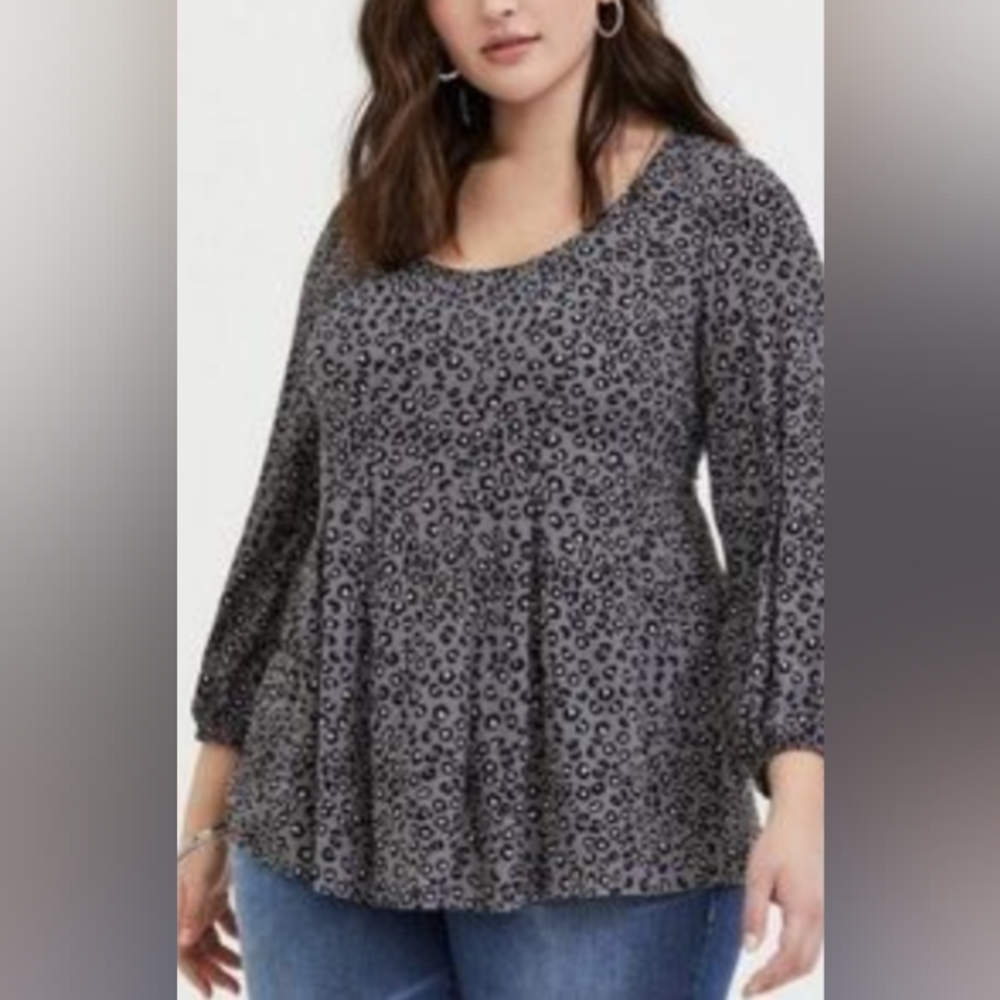 TORRID gray Leopard Print Babydoll Top Like New Sz 00x
